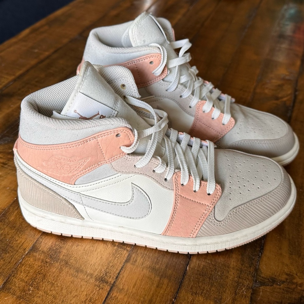 Jordan 1 Mid Milan